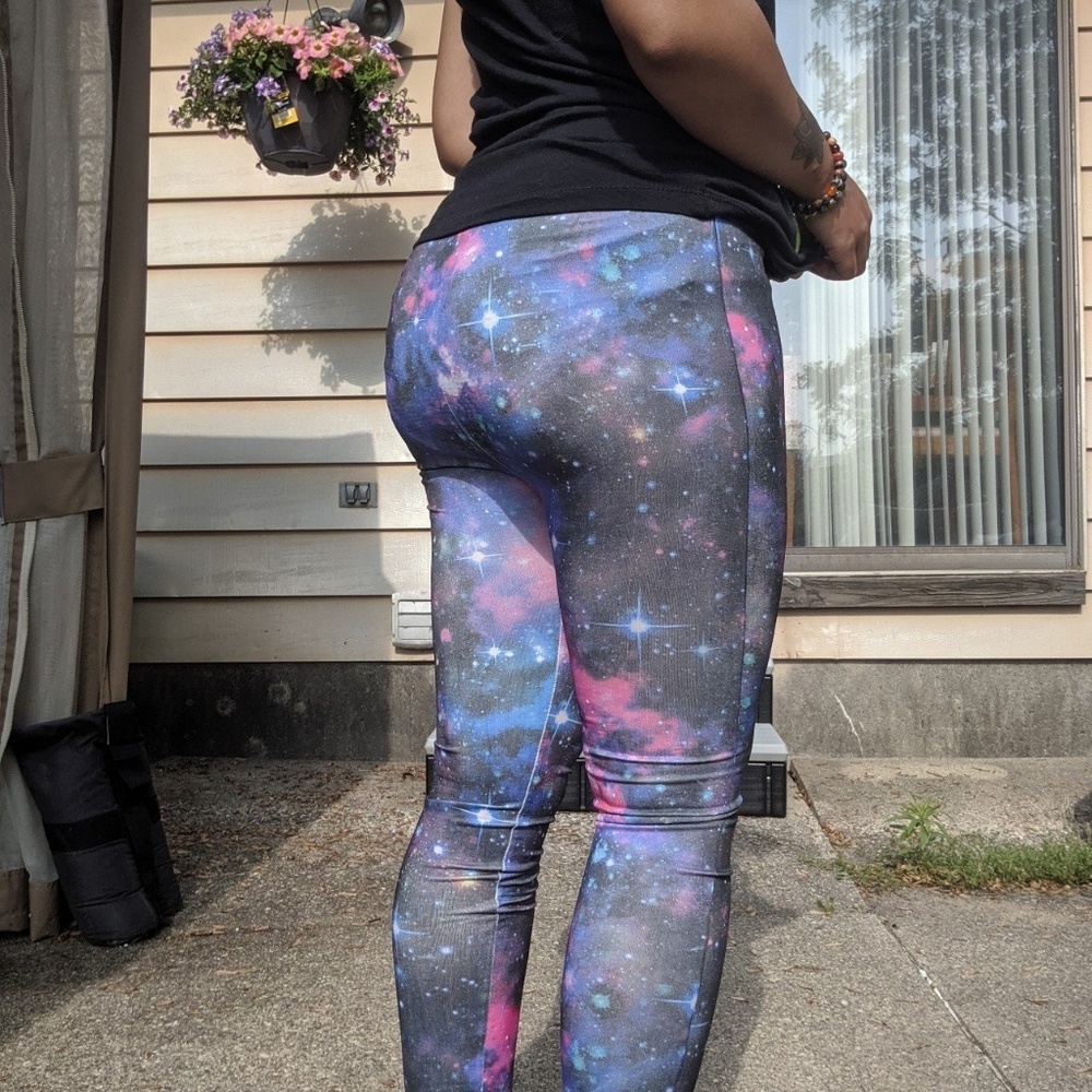 Seamless galaxy leggings🌌